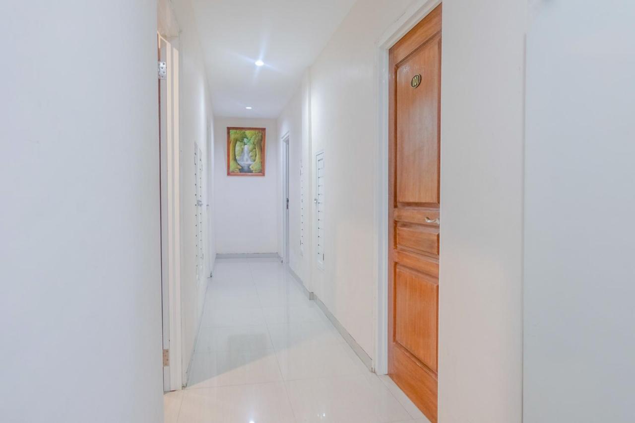 Oyo 696 Hasanah Guest House Syariah De Saphire Malang Exterior photo